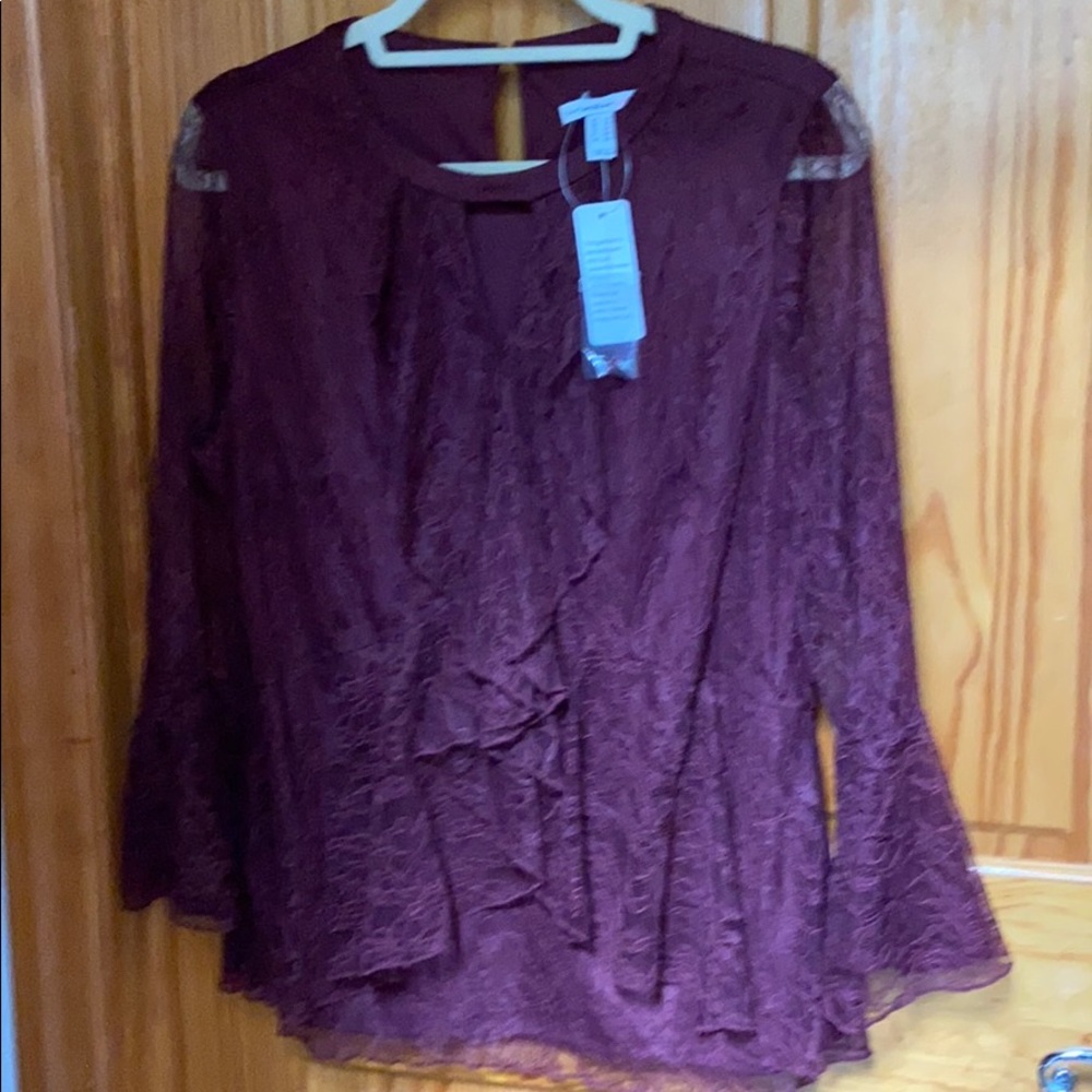 Isaac Mizrahi Lace blouse.